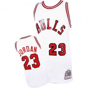 Maillots Jordan Bulls 1984-1985 Hardwood Classics Throwback Blanc #23 Homme Mitchell and Ness