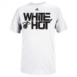Adidas NBA Tee-Shirt De Heat White Hot Playoffs Slogan Homme Blanc 