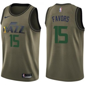 Nike Maillots Basket Favors Jazz #15 Homme vert Salute to Service