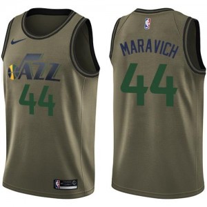 Nike Maillots De Basket Pete Maravich Utah Jazz vert #44 Homme Salute to Service