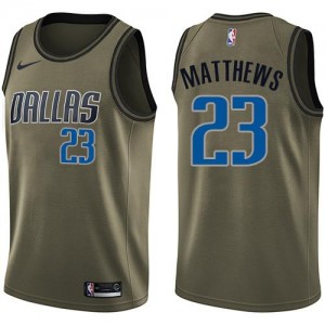 Maillot Basket Wesley Matthews Dallas Mavericks vert #23 Salute to Service Nike Homme