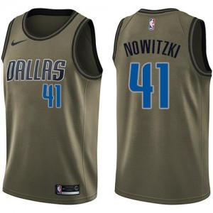 Nike Maillot Basket Nowitzki Dallas Mavericks Homme Salute to Service #41 vert